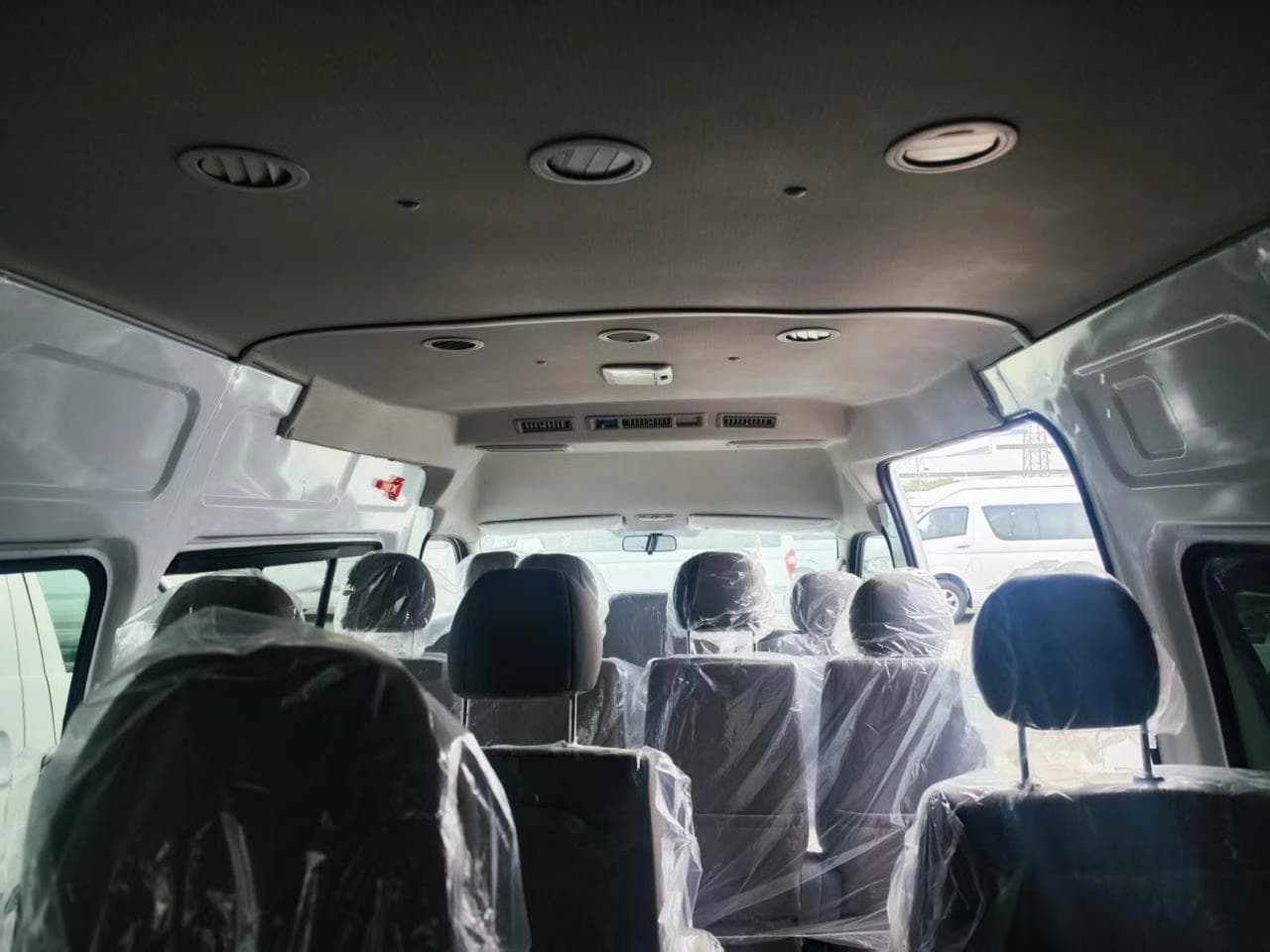 Toyota HiAce 2025 — 5