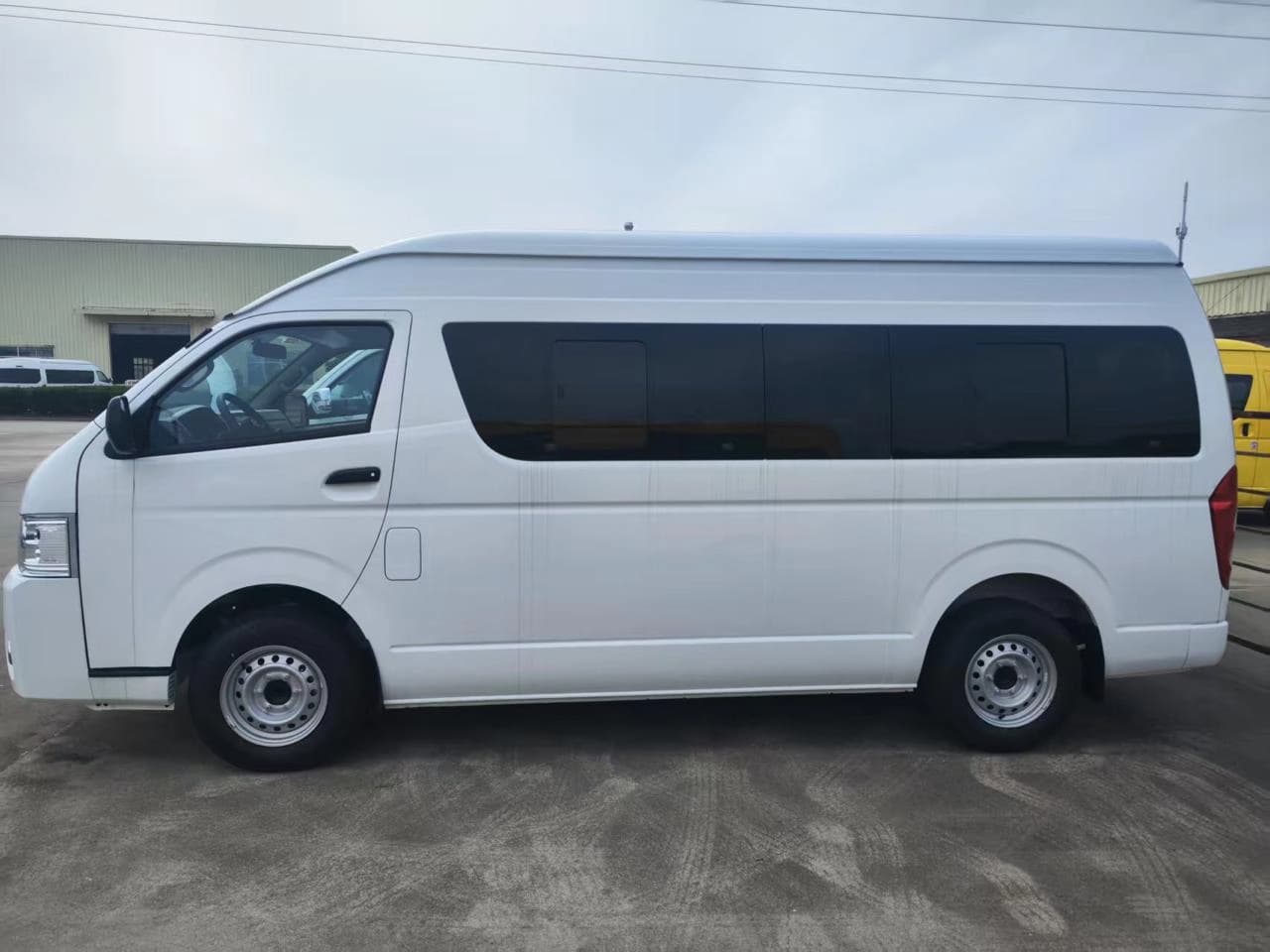 Toyota HiAce 2025 — 2