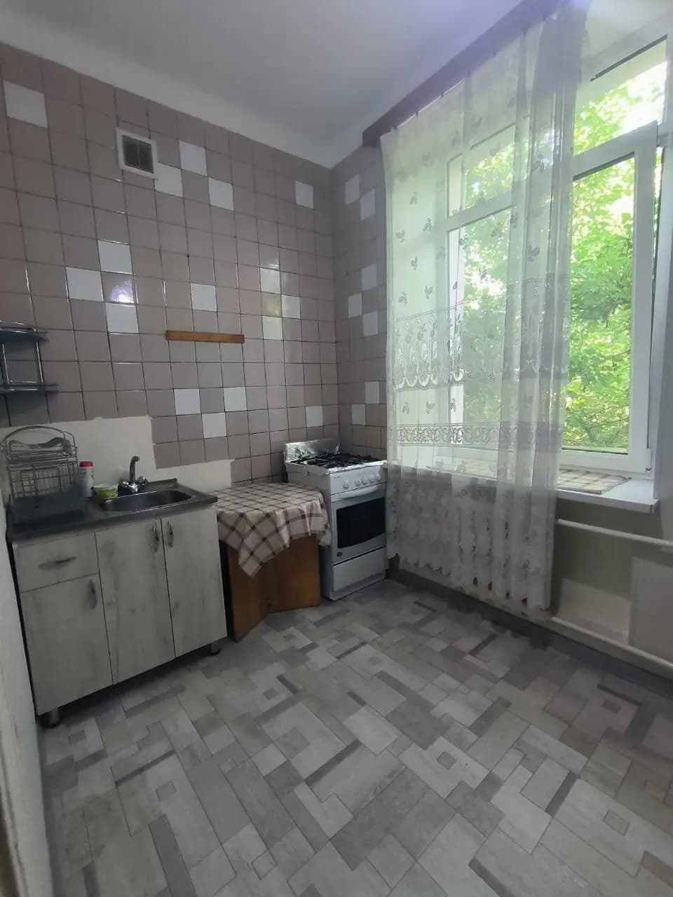 Бий Ориентир Институт Дипломатии. 2/4/4  60м² сталинка. — 1