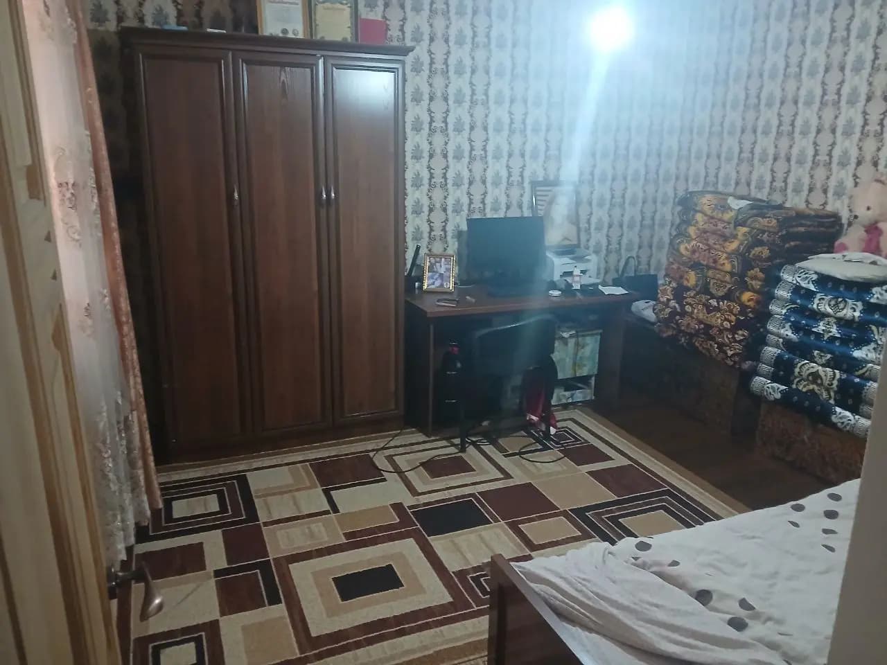 Hovli sotiladi 10.84 kadastra hamma hujjatlari joyida  5 xona va 1 ta oshxona mavjud . Uy ham yer narxida sotiladi. — 1
