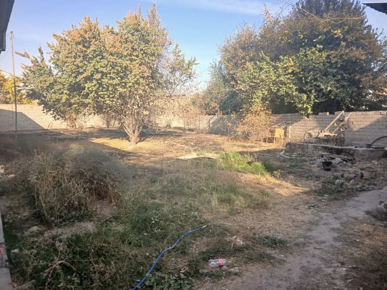 Hovli sotiladi 10.84 kadastra hamma hujjatlari joyida  5 xona va 1 ta oshxona mavjud . Uy ham yer narxida sotiladi. — 5