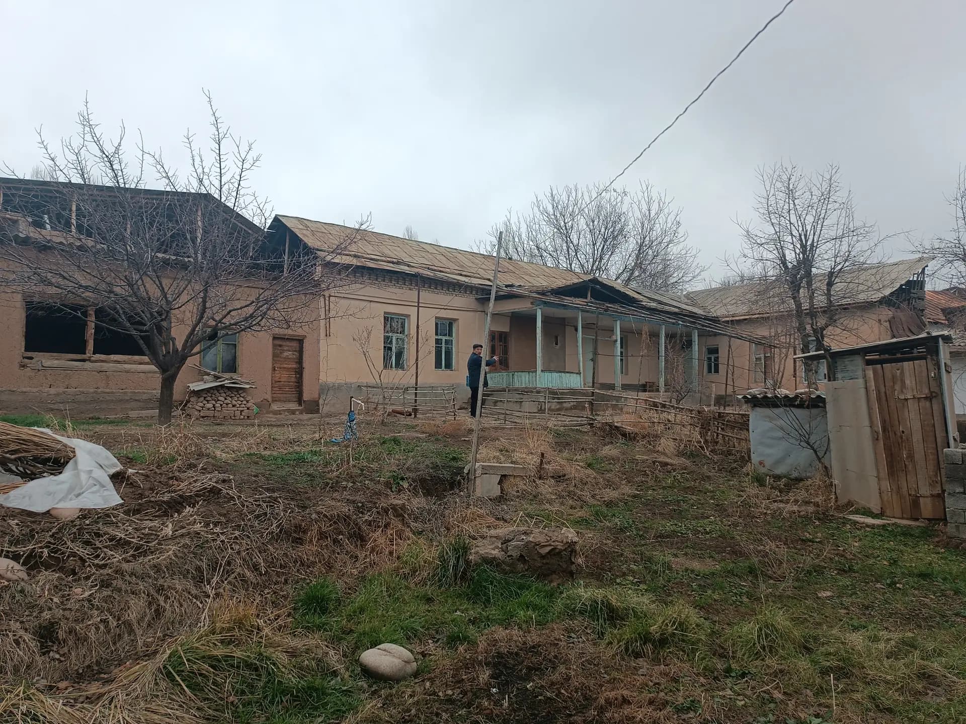 Qibrayda hovli sotiladi yer narxida — 3