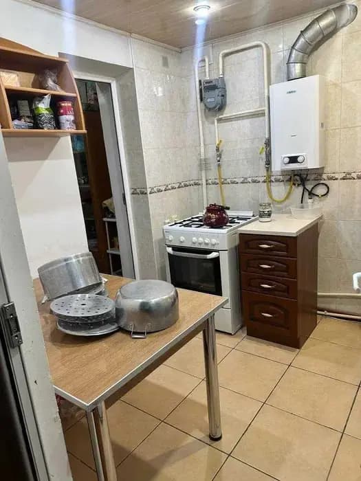 Космонавт метро 5 метр 96500 без торга 3|4|4 67 м² — 1