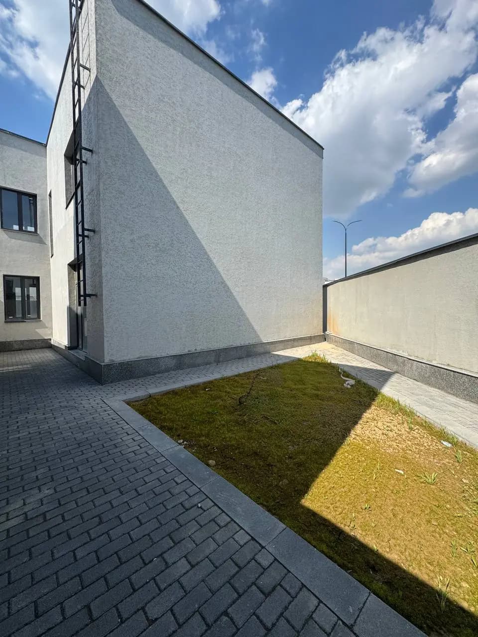 ЖК " АЛЬФРАГАНУС " 2,8-Сотки Комнат-6 200м² — 3