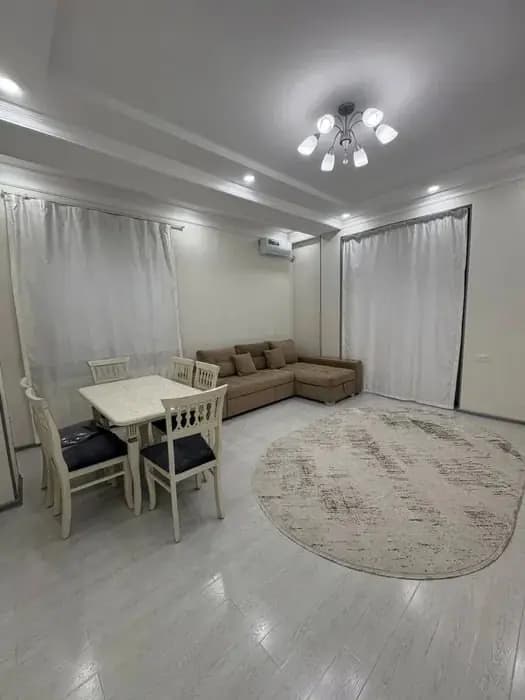 📍 Алмазарский    район📍Метро Беруний• Комнат: 2• Этаж: 2 из 7• Площадь: 62 м²Цена: y.e.700 — 2