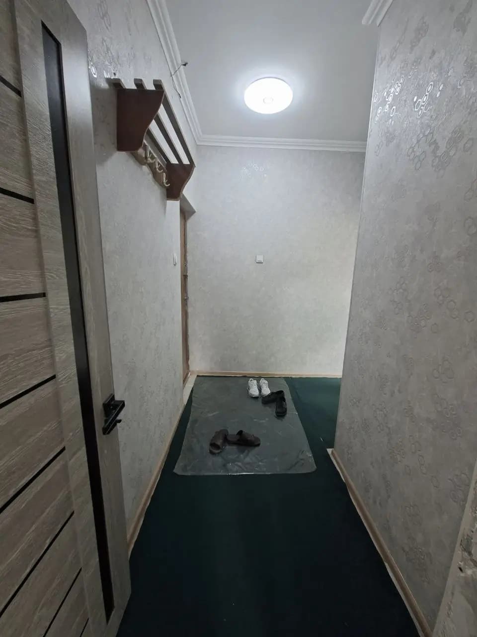qoraqamish 1/41 xona 2 xona qilingan3 etaj 300y.e. — 4