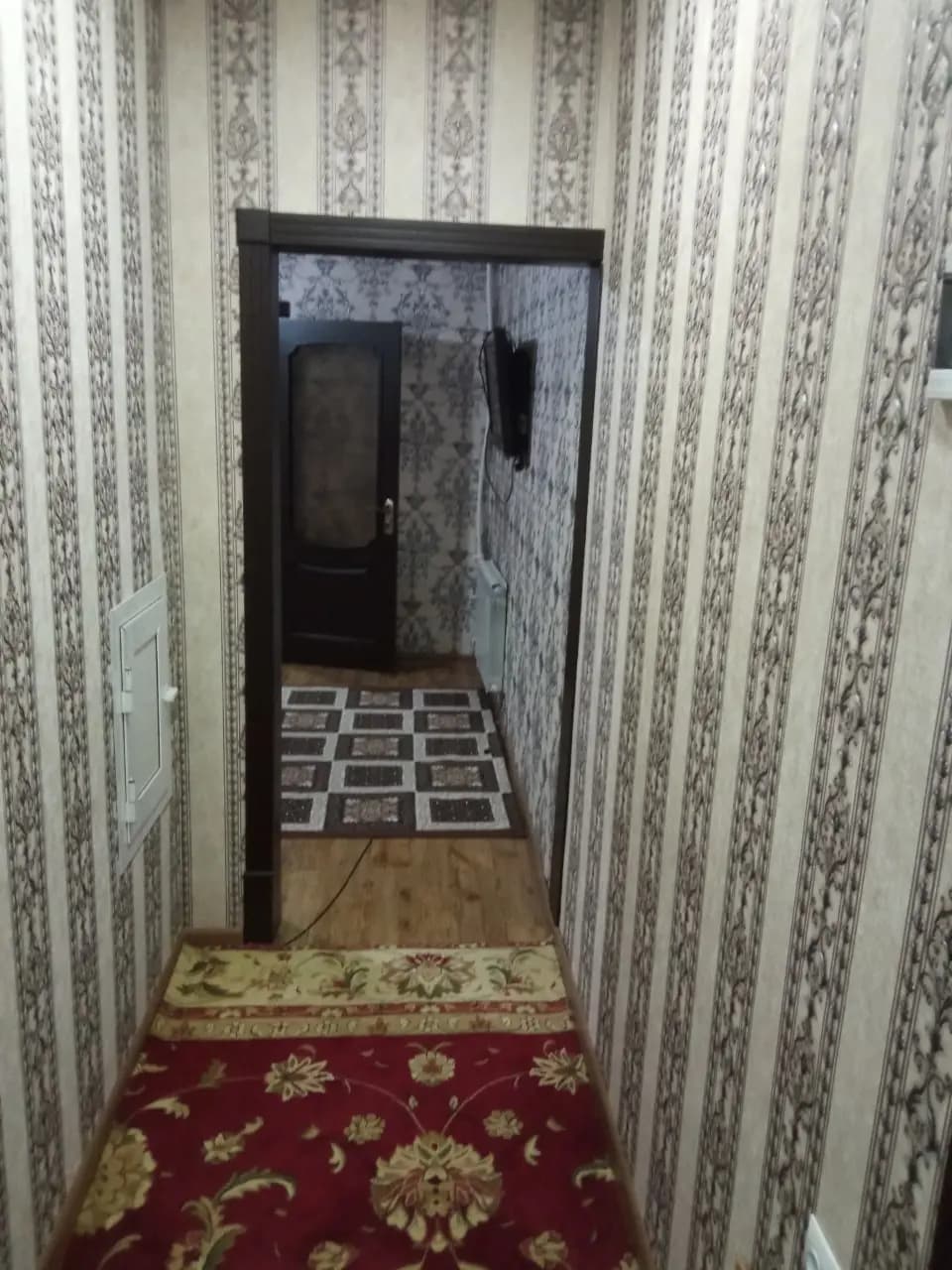 Qoraqamish 2/41xona 2 xona qilingan 400y.e.Oila yoki student Srochni arindaga topshiriladiStudent oila farqi yuq — 3