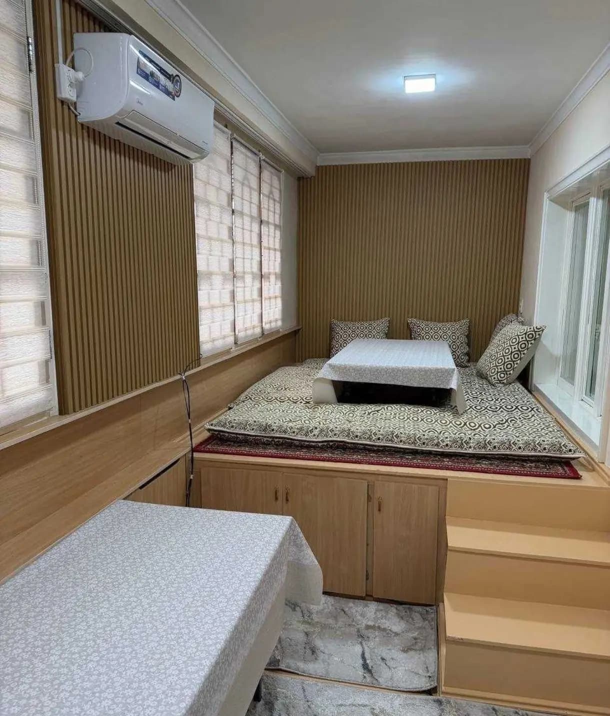 Ijaraga kivartira jarariq maxallada 3 xonalik uy maydoni 90m2 3 qavat 9 qavatlik dom ijara narxi 700y.e. depozit bor — 4