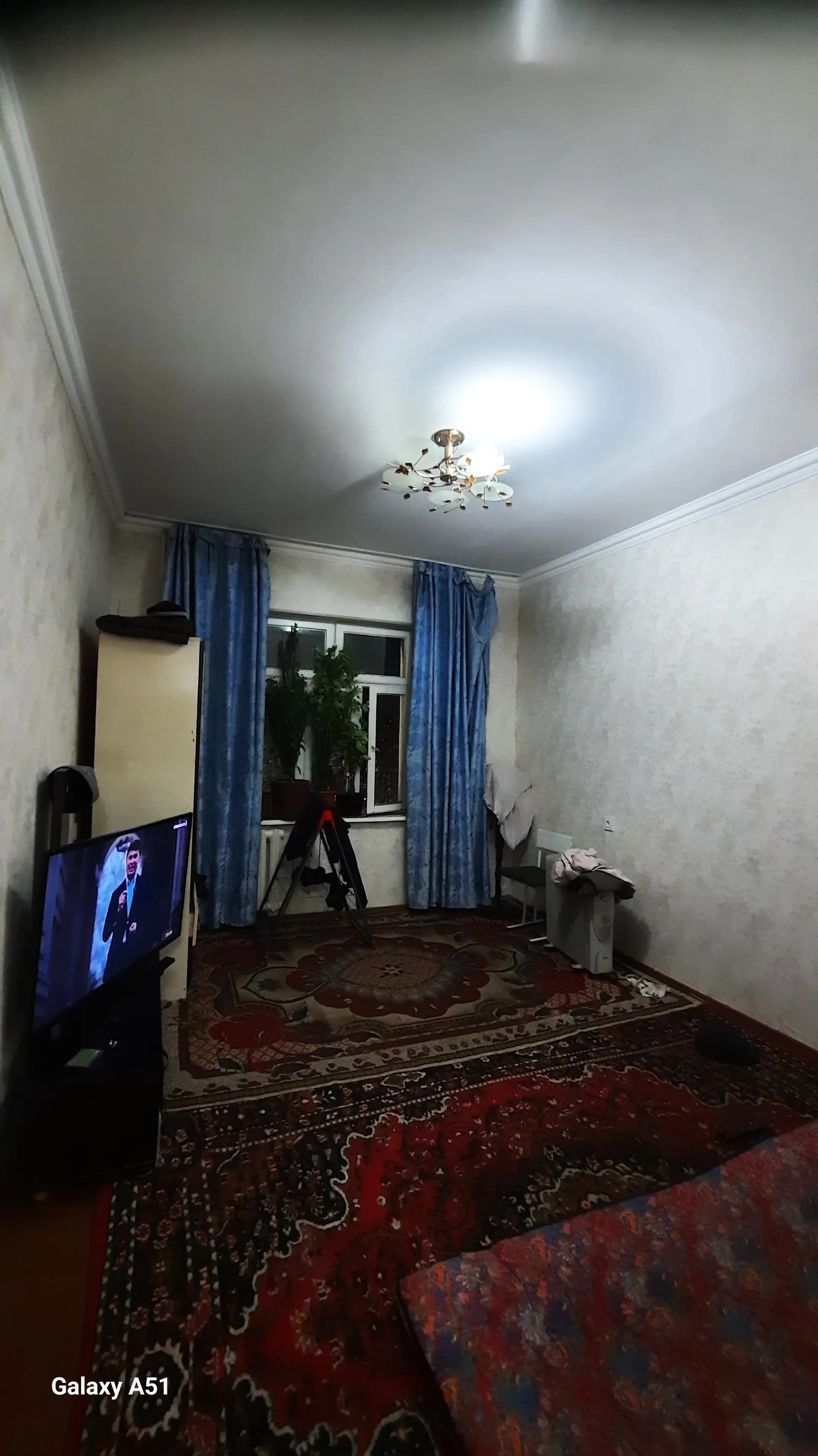 Срочно продаётся на Бадамзаре 1/3/4 бывщая общежития. — 1