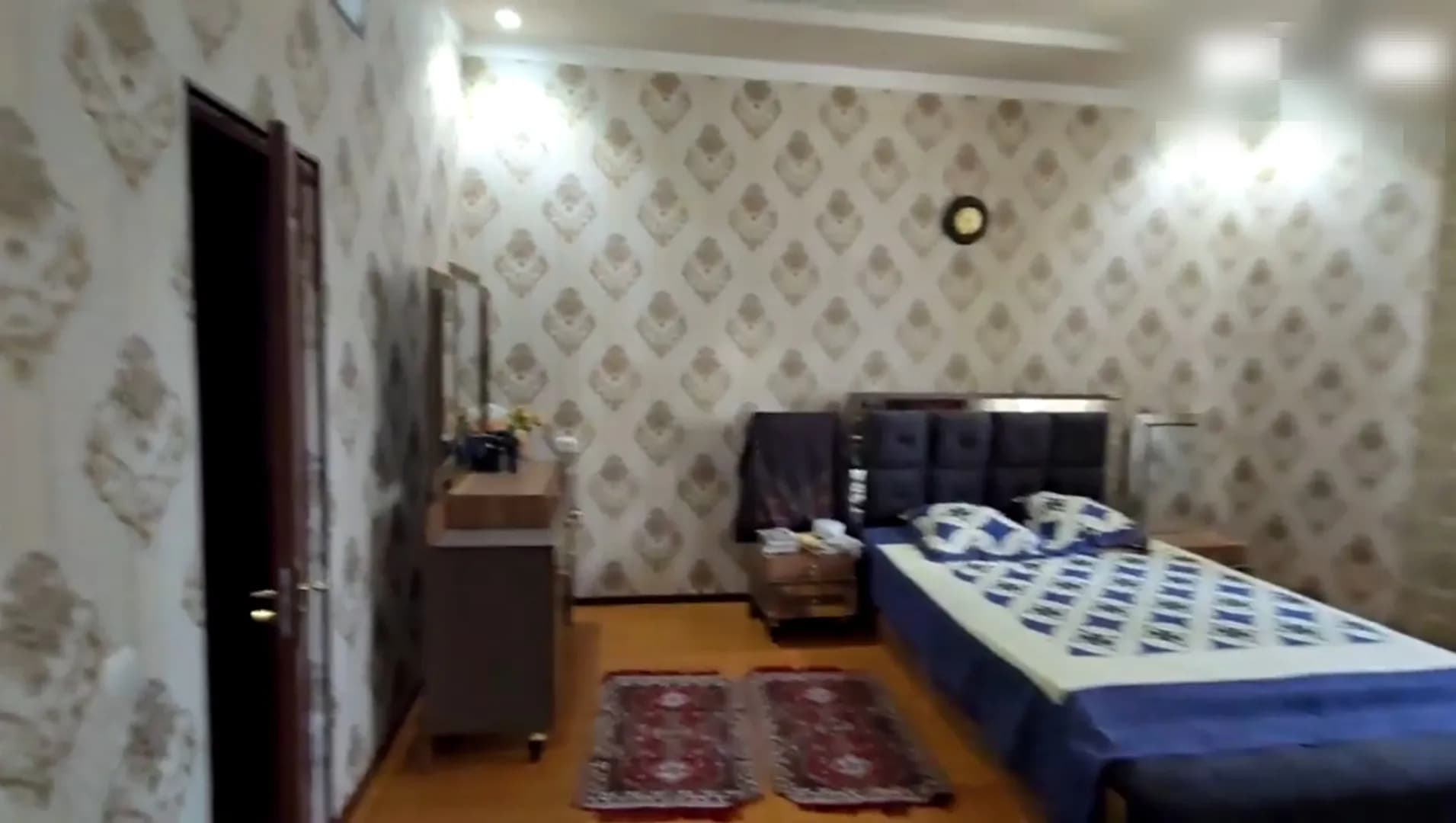 Ховли сотилади. 4.5 сот. Янги хаёт. Чортоқ махалла. 4 хона, 200 м² уйи билан. — 6
