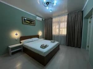 Green Hotel — 2