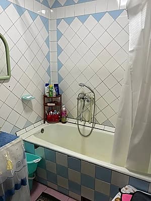 Yunusobod 17 kv 4 xona Srochna arznon Narxda — 4