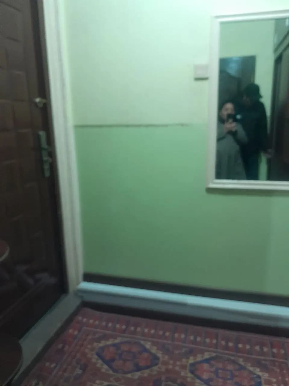 Шайхантохур район Ибин сино 1Аренда 1 хона 3 этаж 5 этажниНархи 320у.е — 1