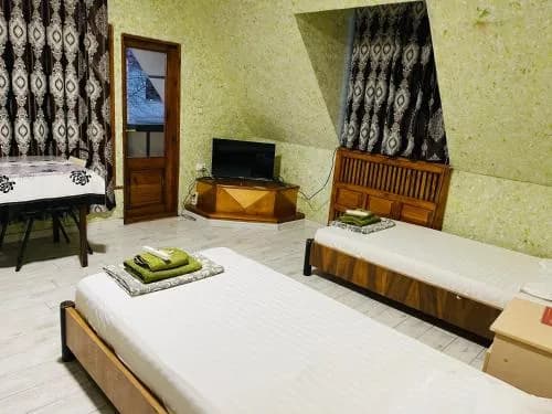 Green Hotel — 5