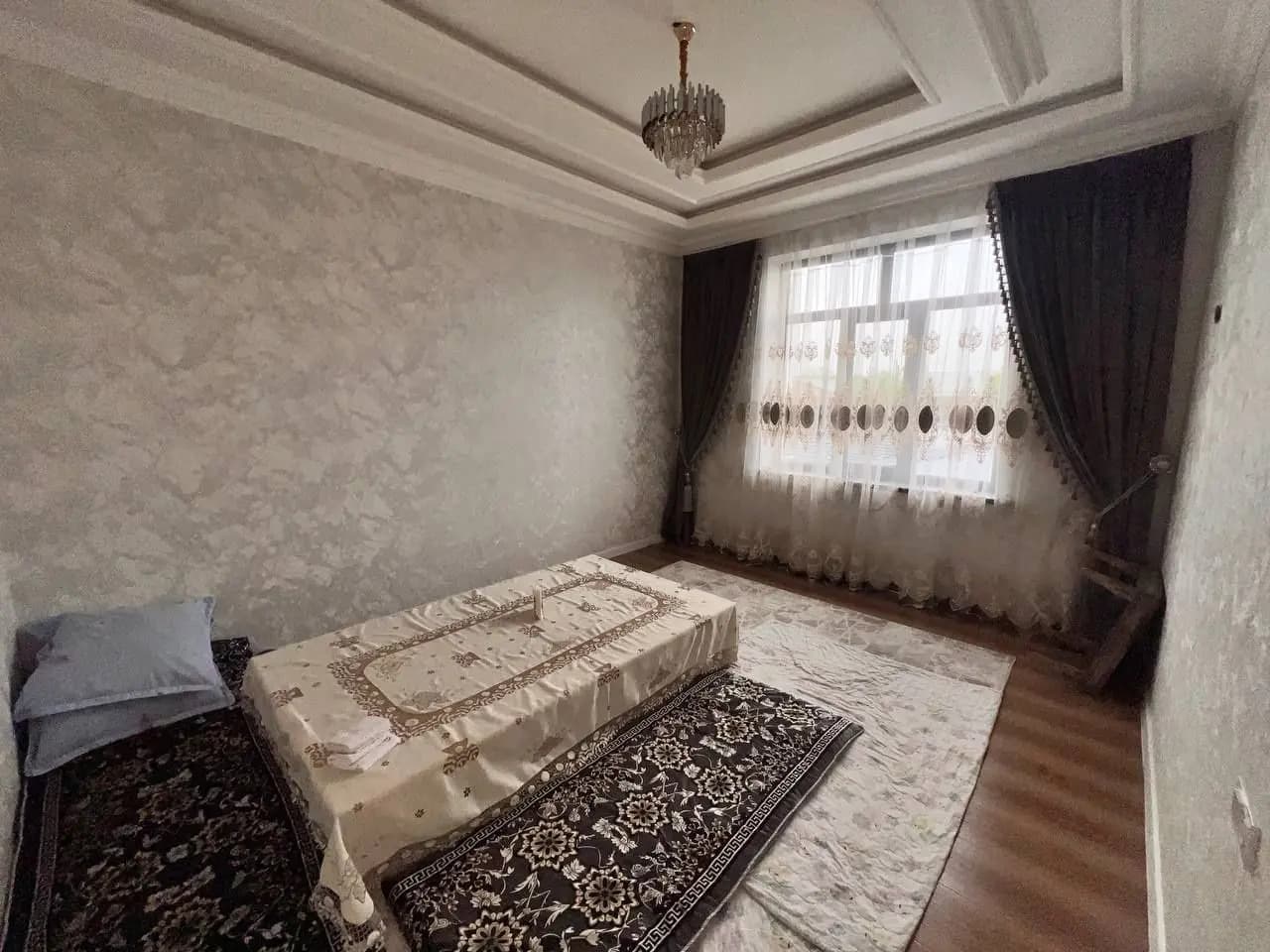 Koksaroy mahallas 2.5 sotix 8 xona tayyor uy — 1