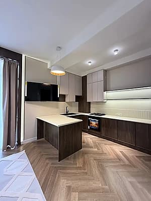 Caravan avenue 3/2/8 #A — 4