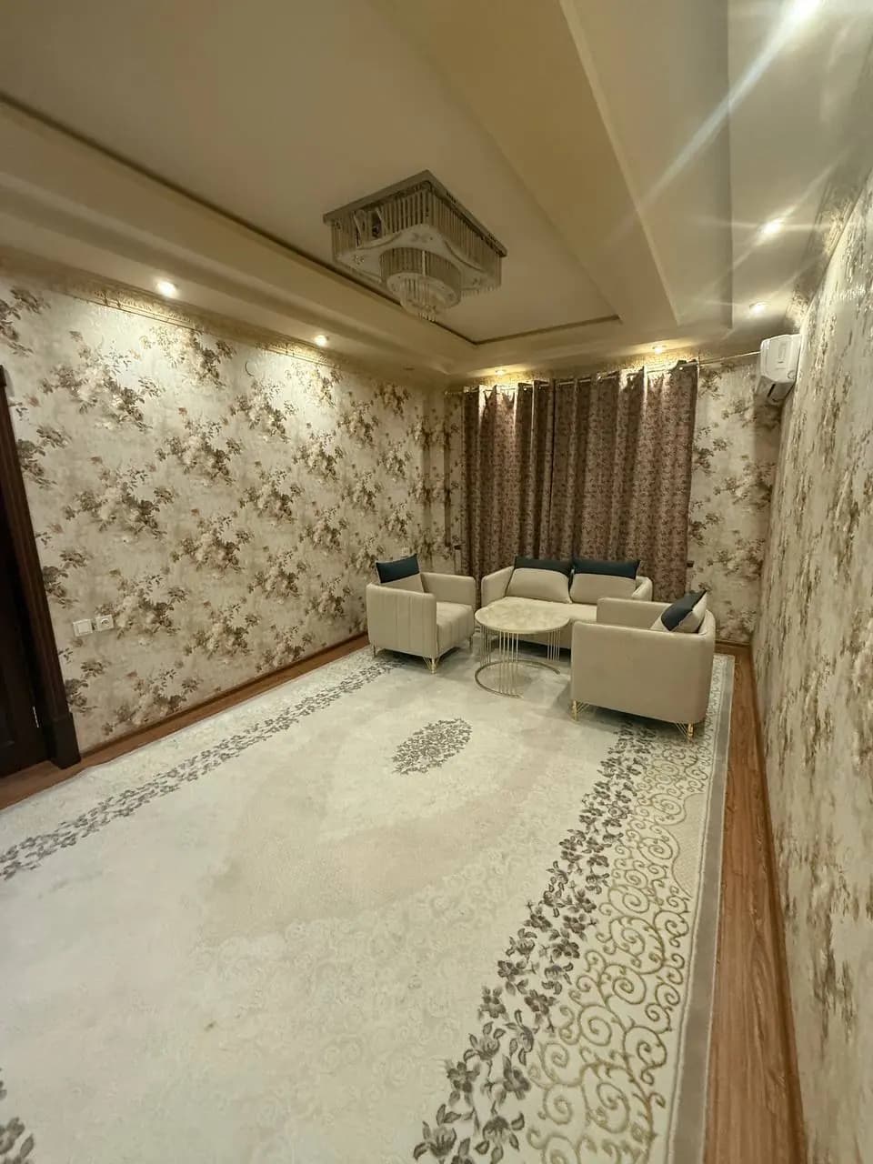 Metro Пушкина дархан, 3/1/4, Mirzo Ulug'bek — 1