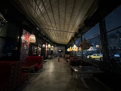 Ресторан в аренду.Весминистер .1000м2 цена 30за м2 — 2