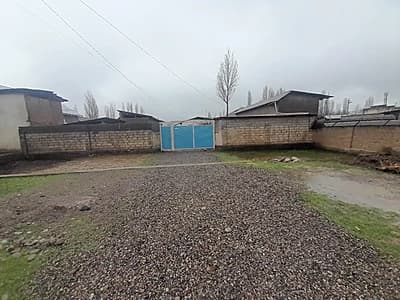 Чорвоқ ташкент трассасы ёнида арентир номер 1 беш бормоқ. Срочно новли сотилади. Кочамиз асфальт. Бохоси сотиги 7000дан. — 2