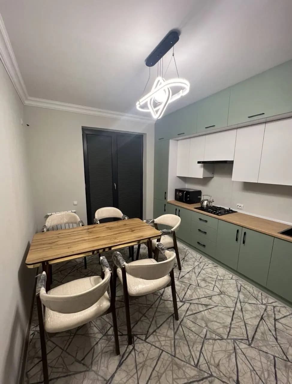 🏡ЖК: чакар Район: шайхантахур Ориентир:  Тип дома: новостройка  Кол-во ком:2/7/16 Площадь:42м2 Цена: 700у.е — 3