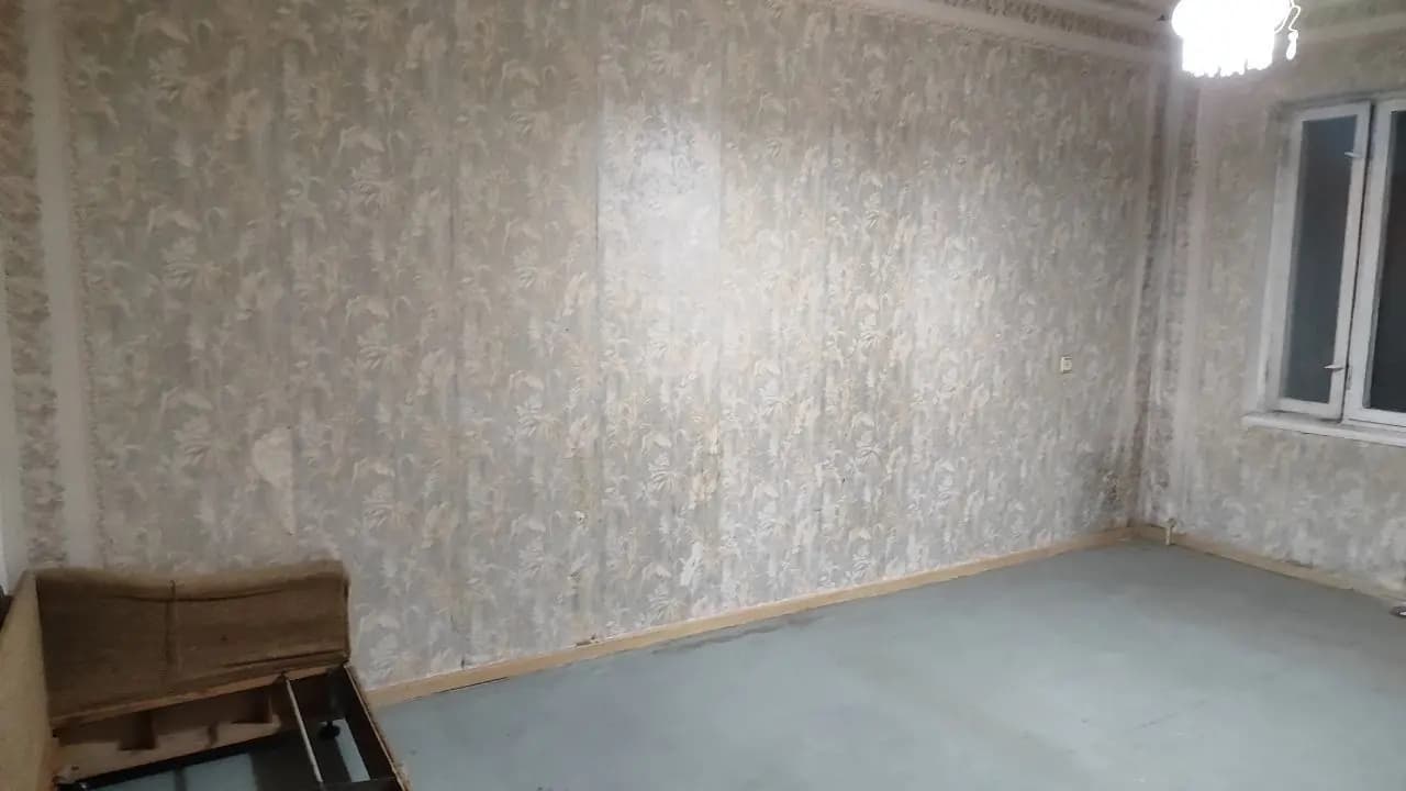 қора қамиш 2/4да 3/3/4 учхона учинчи этаж фақат350 — 5