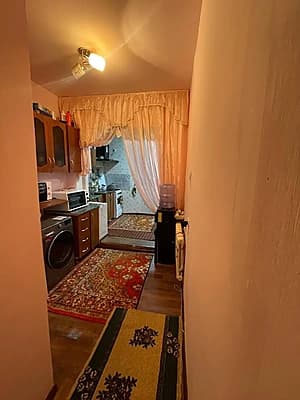 Продажа мв.Феруза(221школа) 2/4/4 — 3