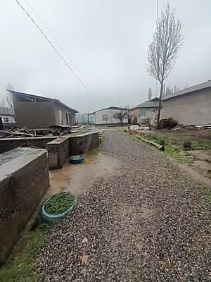 Чорвоқ ташкент трассасы ёнида арентир номер 1 беш бормоқ. Срочно новли сотилади. Кочамиз асфальт. Бохоси сотиги 7000дан. — 4