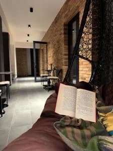 Granat Residence - Designer Villa with Eastern Charm — 3