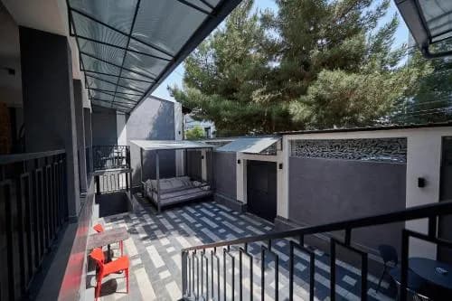 Granat Residence - Designer Villa with Eastern Charm — 5