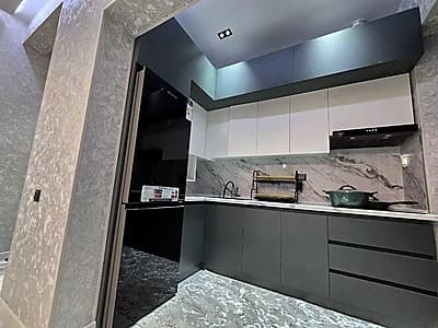 IDEAL HAUSE — 10