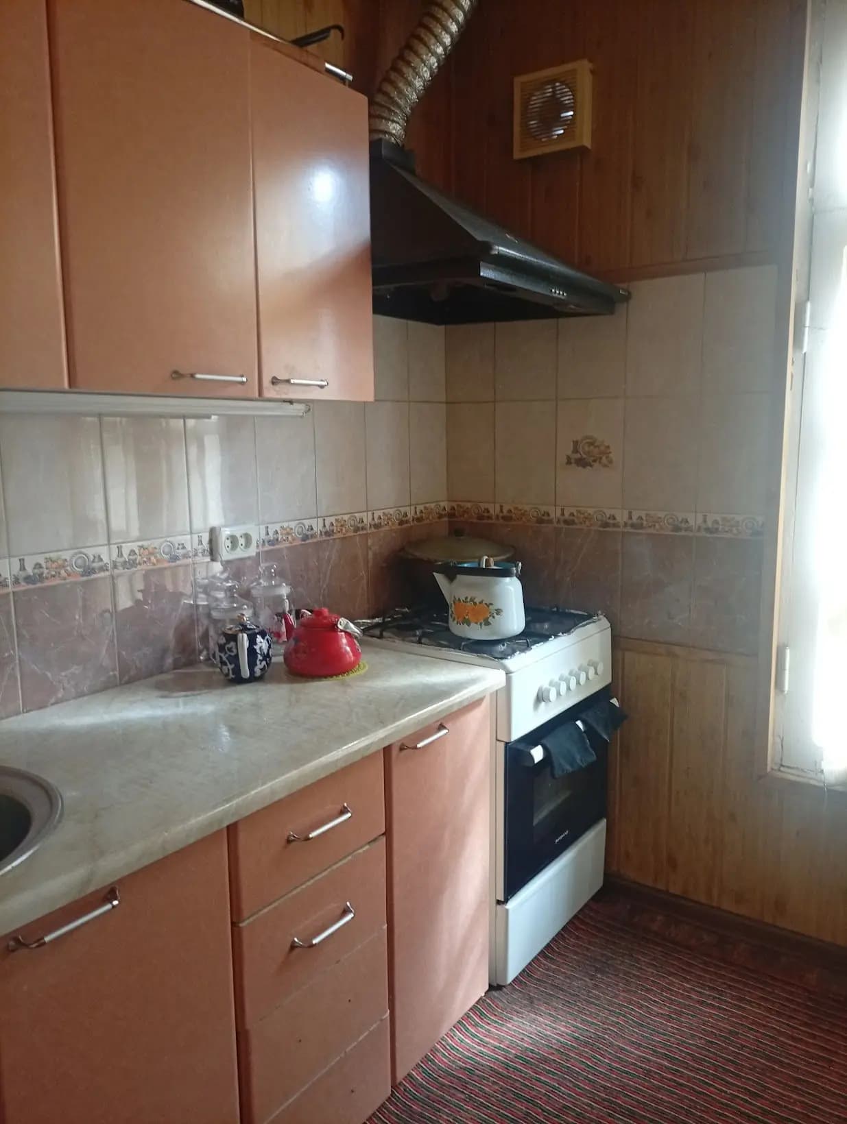 Nazarbek Xarakatda 4 sotix 6 xona uchastka sotiladi. Narxi 116000y.e. — 5