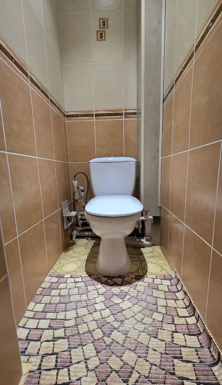 Катта Дархан 4/4/4 среднее состояние кирпич 77 серия 100 кв.м. Ор-р: Музей Плова — 5