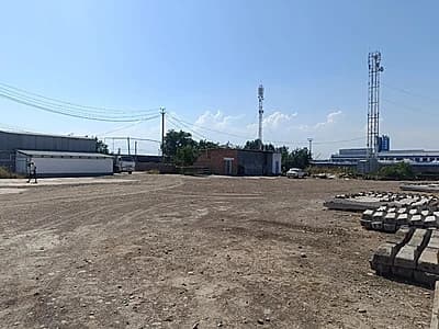 Прдается база в городе Ахангаран. Площадь территории 2,16 га. Есть ж/д ветка. — 1