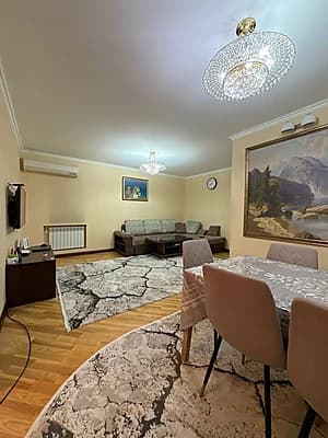 Продается 4х комнатная квартира,Госпитальный,328 школа,80м2 — 2