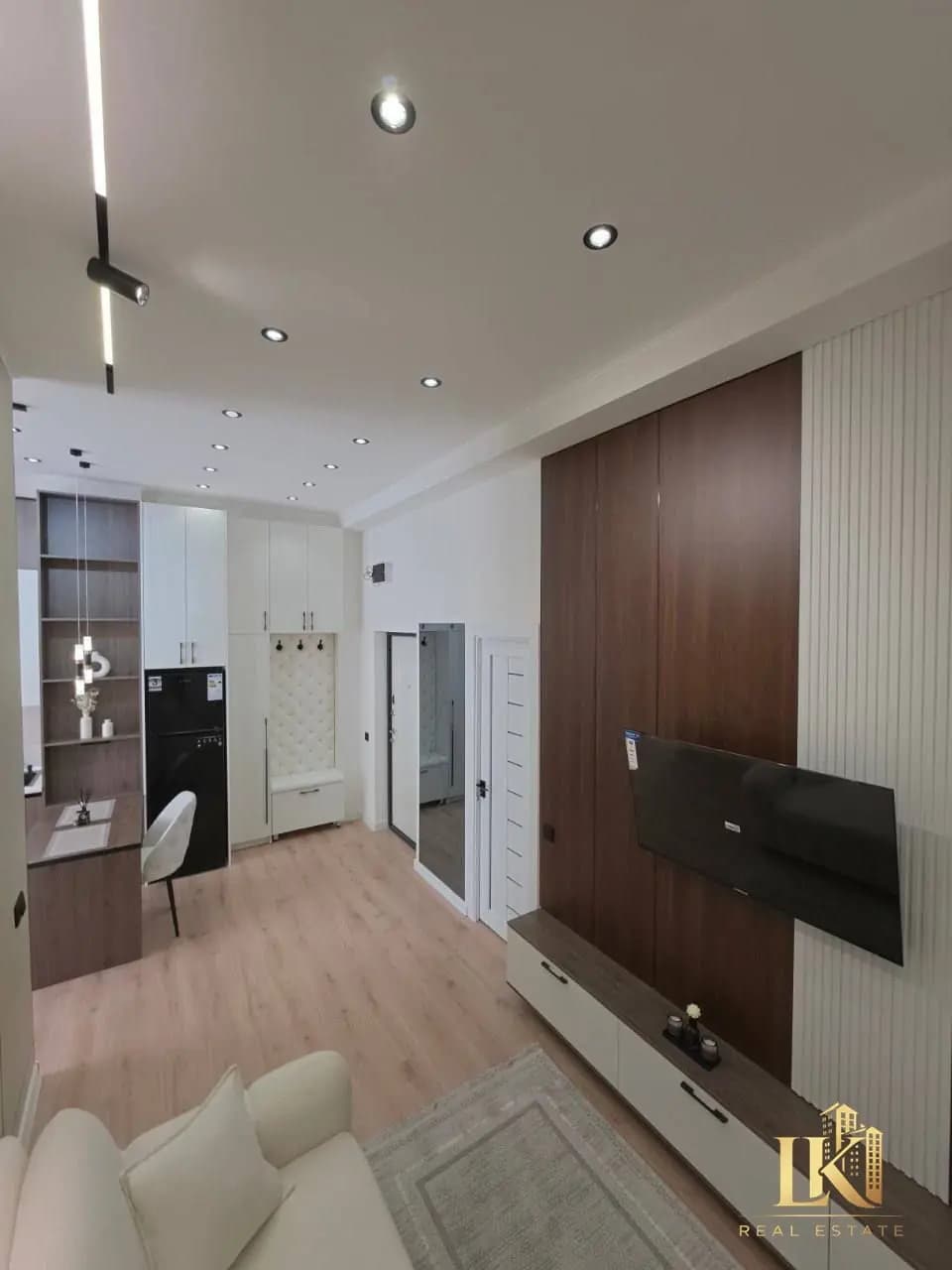 #9800 Продаётся: Яккасарайский район Ул. Шота Руставели НОВОСТРОЙКА ЖК "Royal House" Ор-р: кафе "Фре — 1