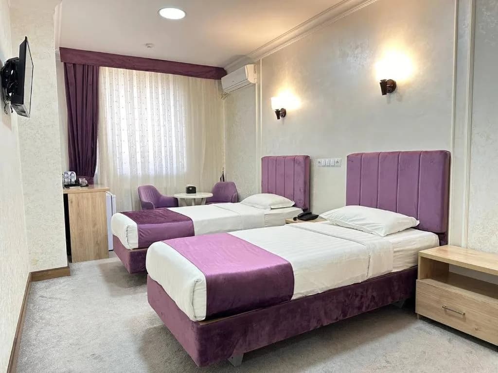 Aurora Hotel by The Roomz Group — 5