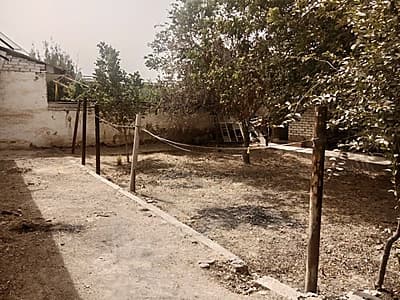 Qarshi shahri markazidan hovli sotiladi yuldi usti deyarli — 7