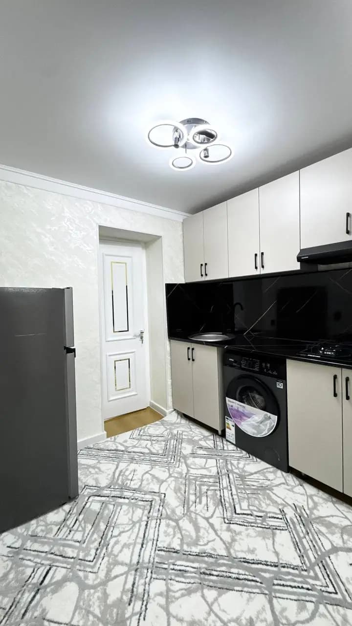 Продаётся квартира Чиланзар 22 1в2/2/4. Ориентир Прокуратура. — 2