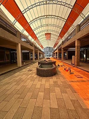 Қўйлиқ катта бозорида дўкон (строй материал) сотилади — 5