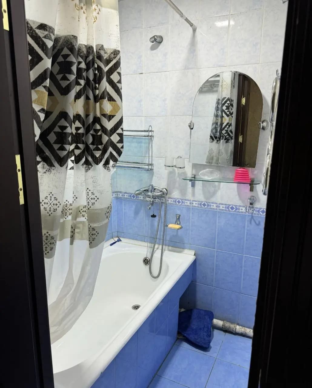 Karakamish 1/44/3/44 rooms, 3 floors, well renovated, kindergarten, school, market, store is located nearby.y.e.550 — 7