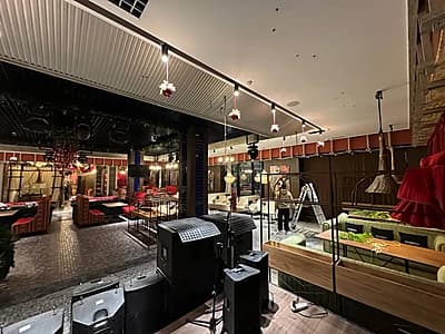 Ресторан в аренду.Весминистер .1000м2 цена 30за м2 — 5
