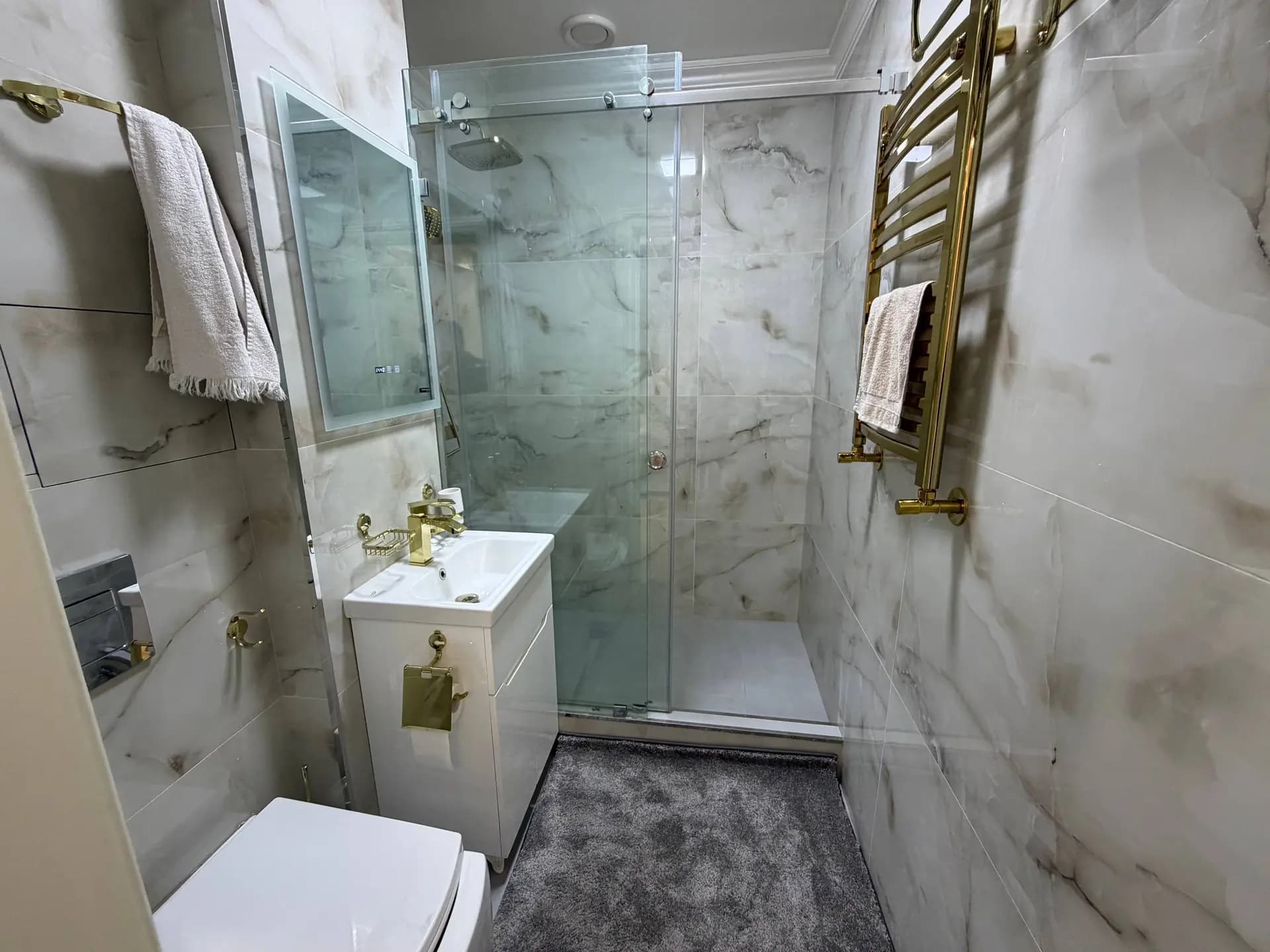 Aeraport house 7/9*10/10 #a — 2