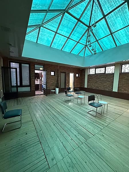 Яккасарой  Ул, Мукумий мост 2 этаж  10 комната Нежлой  1 ления 750м²  Цена   6000& — 1
