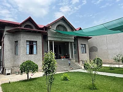 Hovli er narhida sotiladi — 2
