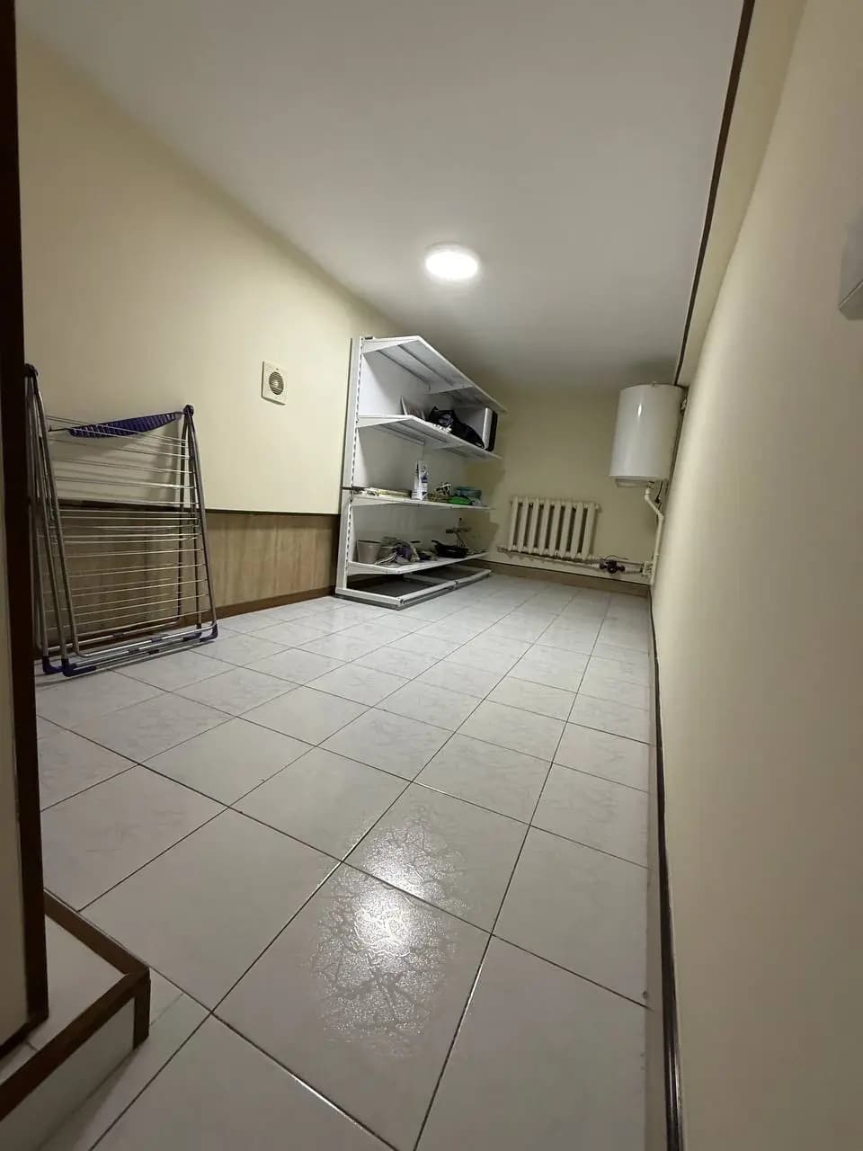 Продаётся 3-х комнатная квартира  Ориентир: Ц-2, 17-школа, Алайский — 4