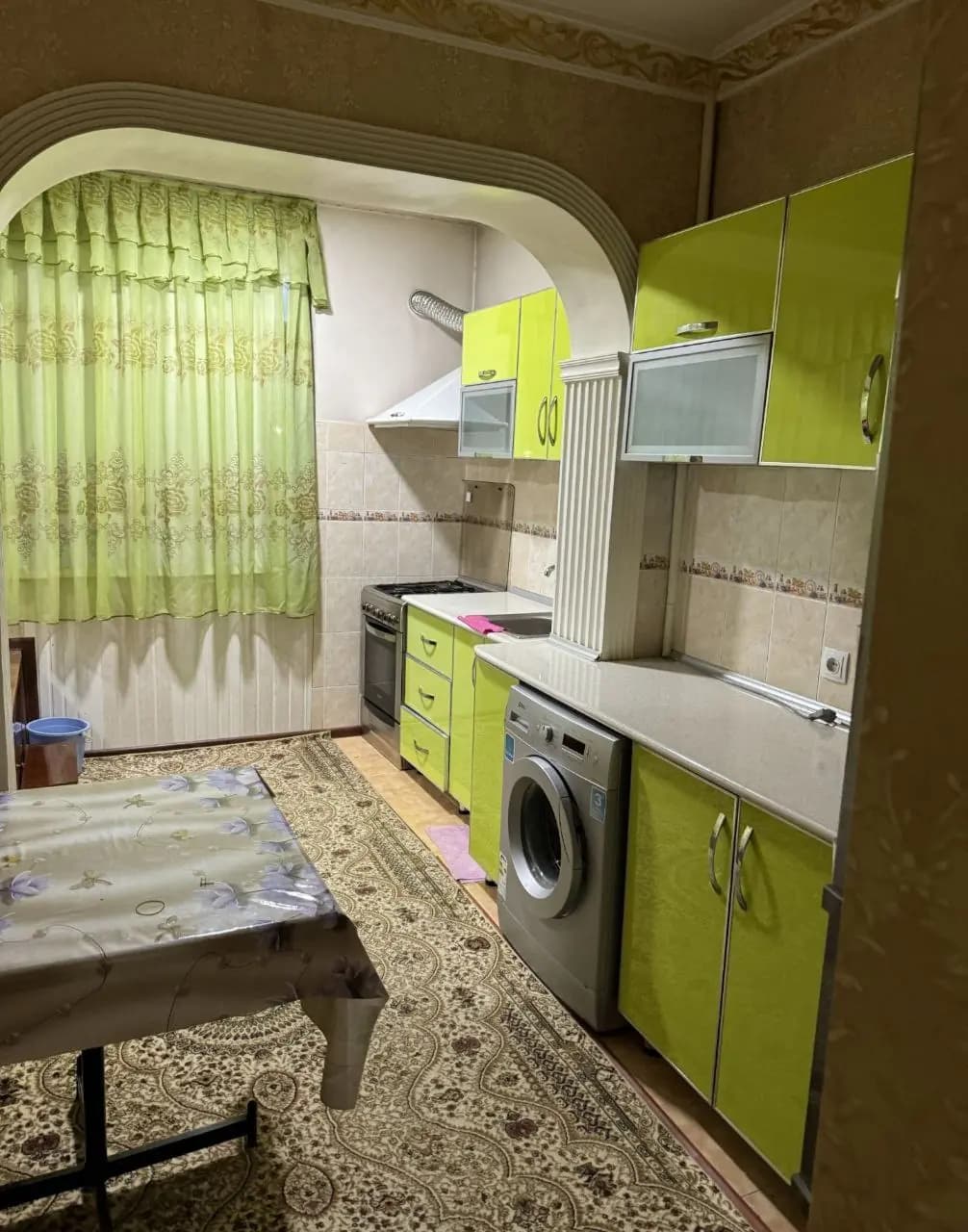 Karakamish 1/44/3/44 rooms, 3 floors, well renovated, kindergarten, school, market, store is located nearby.y.e.550 — 3