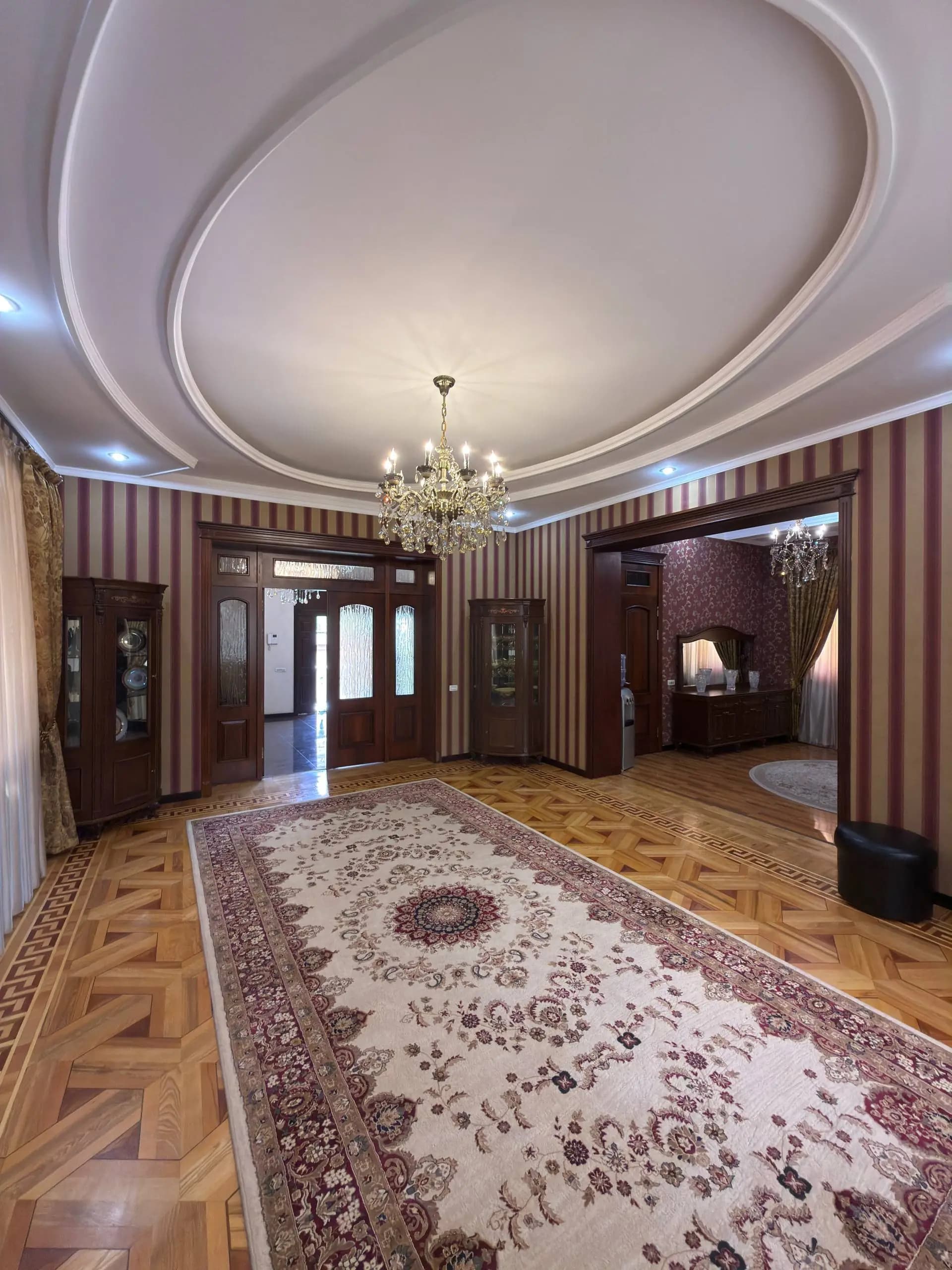 Район: Юнусабадский -Улица: Сампи Боз сув  6 сотки 550 кв.м. — 2