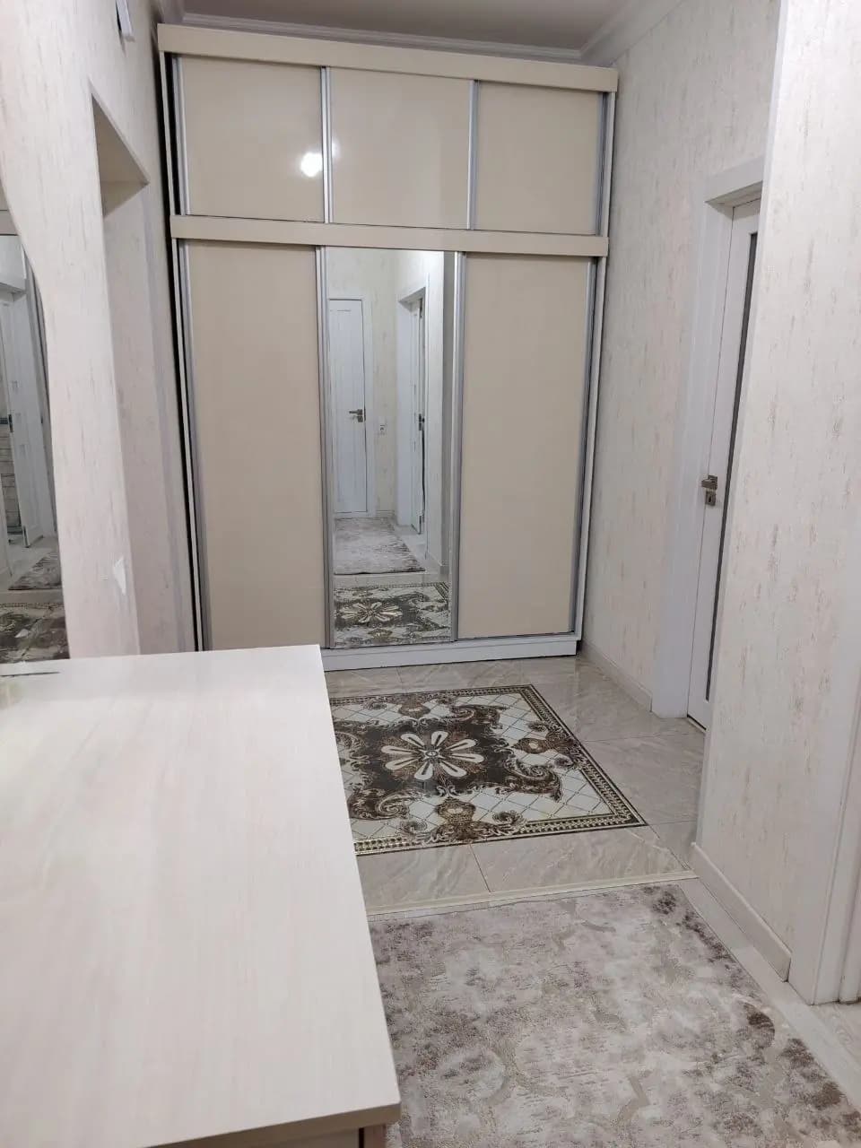 SERGELI MOSHENA BOZOR — 2