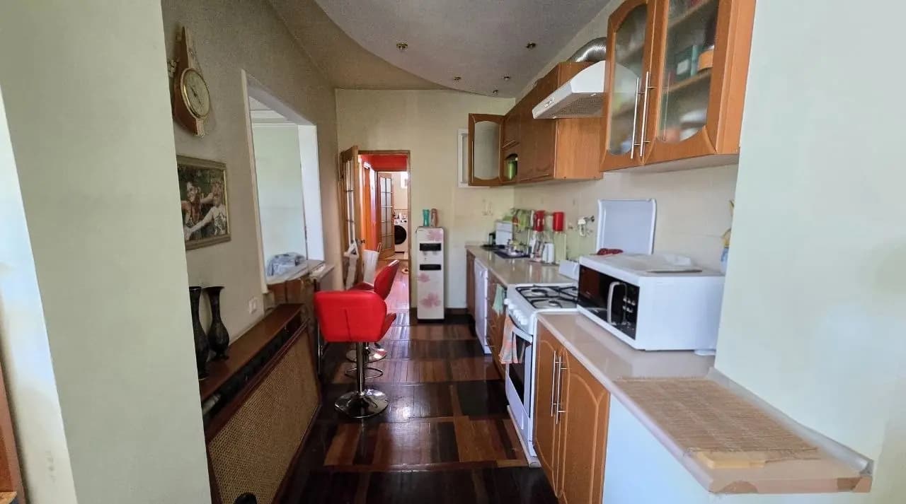 Катта Дархан 4/4/4 среднее состояние кирпич 77 серия 100 кв.м. Ор-р: Музей Плова — 1