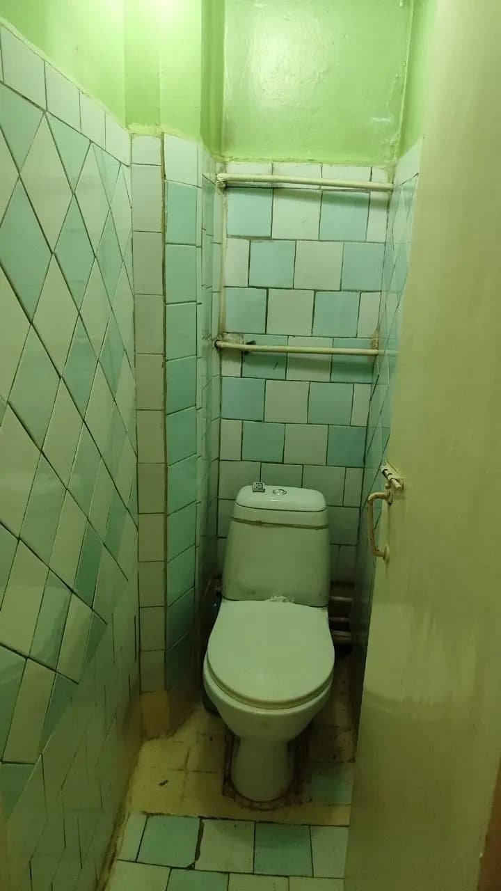 қора қамиш 2/4да 3/3/4 учхона учинчи этаж фақат350 — 3